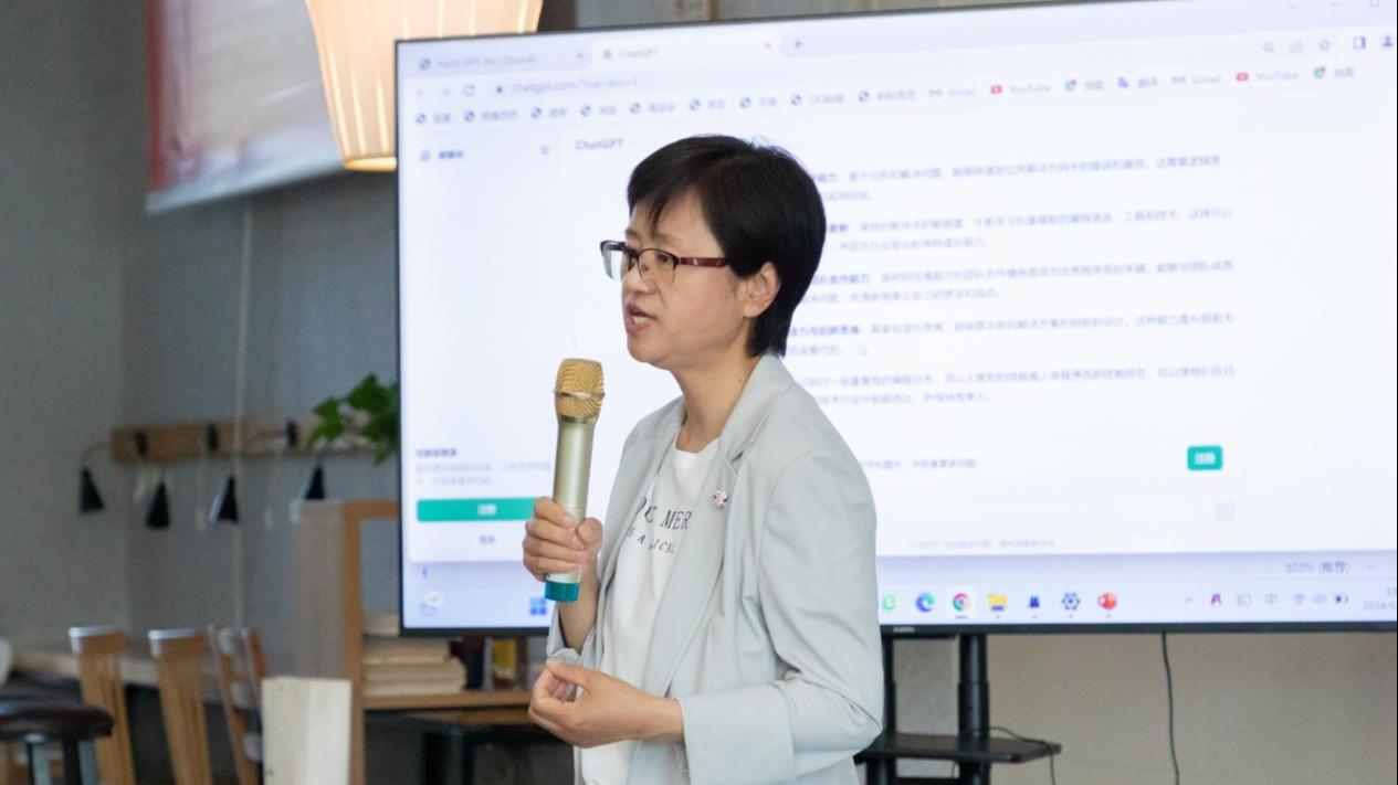 学校开展第五期“书韵分享会”